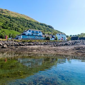 Holly Tree Hotel, Swimming Pool & Hot Tub
